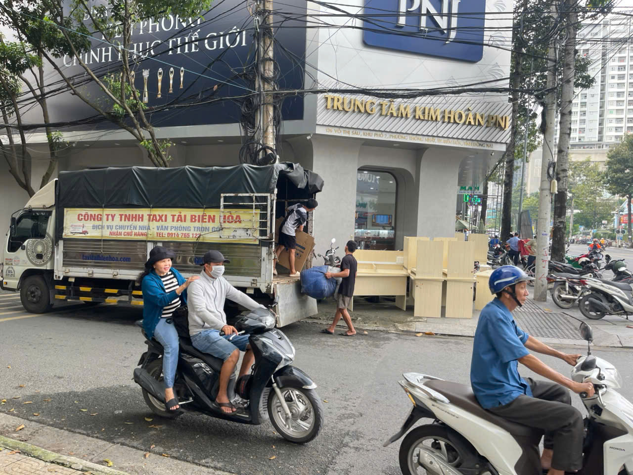 Taxi Tải Biên Hòa chuyển văn phòng trung tâm Kim hoàn PNJ